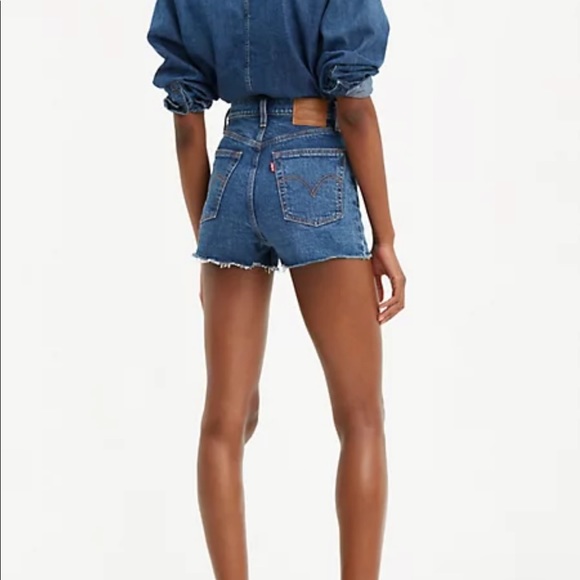 Levi’s dark wash jean shorts⛲️⛲️ - Picture 9 of 11